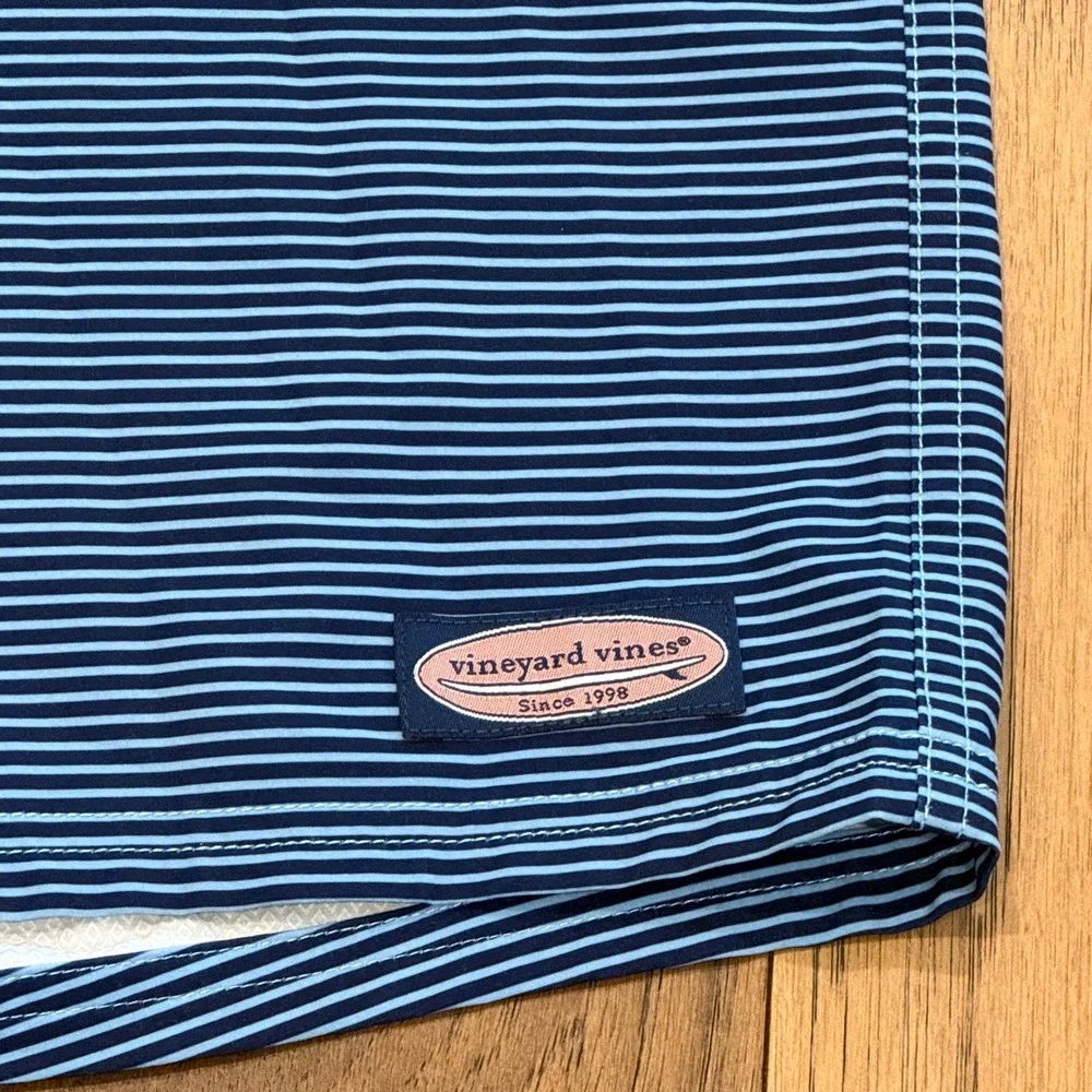Vineyard Vines Mens 32 Blue Striped Board Shorts Swim Trunks Zipper Pockets